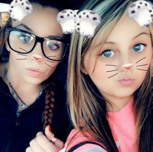 Meet your Posher, Casey